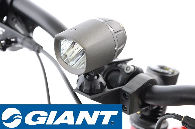 Giant Recon Pro 250 Lumen Rechargeable Front Light - Image 2
